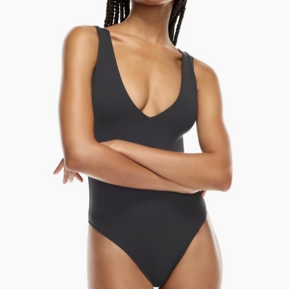 Babaton Aritzia Contour Bodysuit Stretchy V-Neck XxSmall Black - Picture 1 of 4